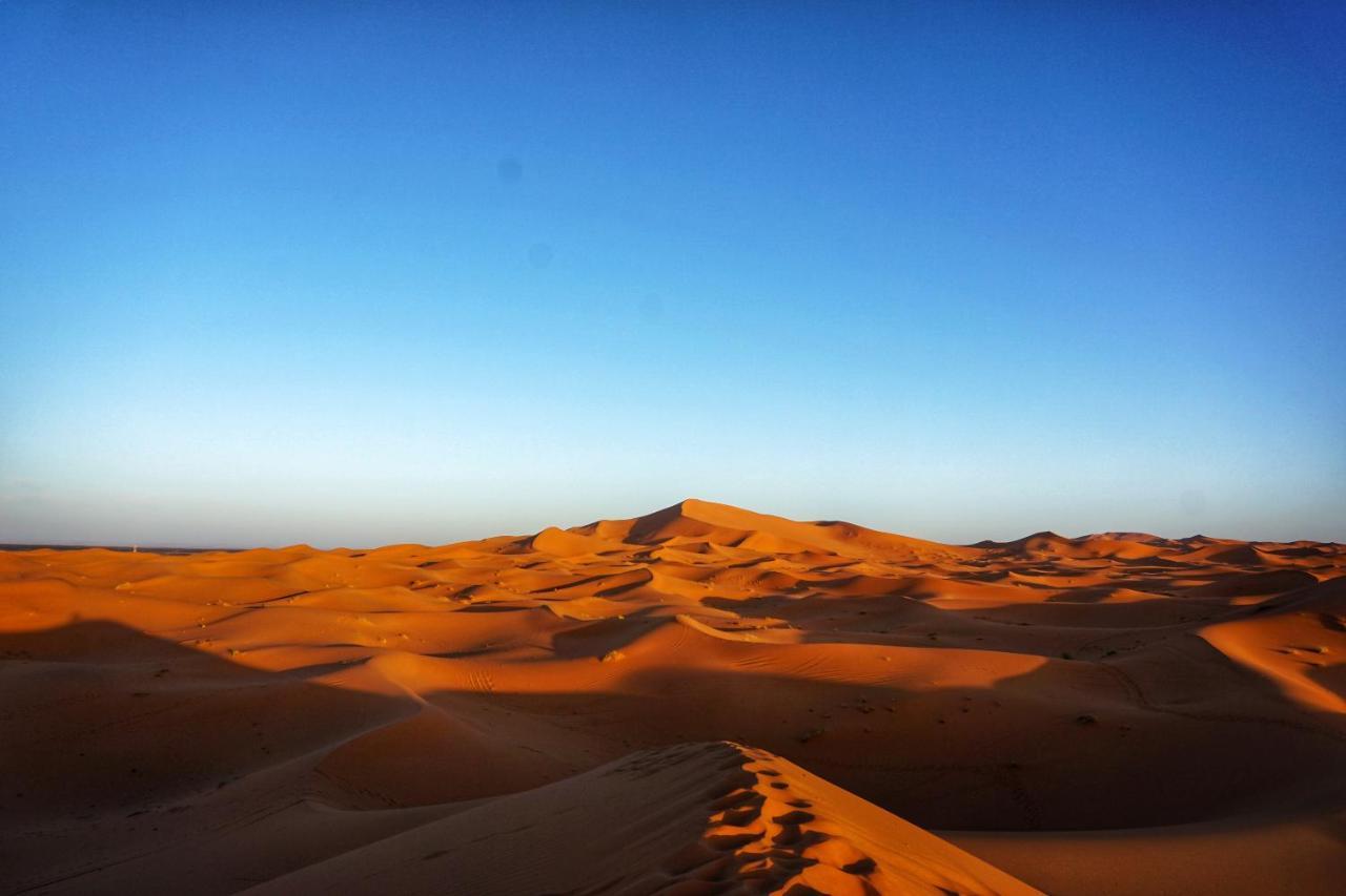 Les Roches Desert Camp เมอร์ซูกา ภายนอก รูปภาพ