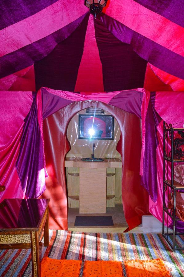 Les Roches Desert Camp เมอร์ซูกา ภายนอก รูปภาพ