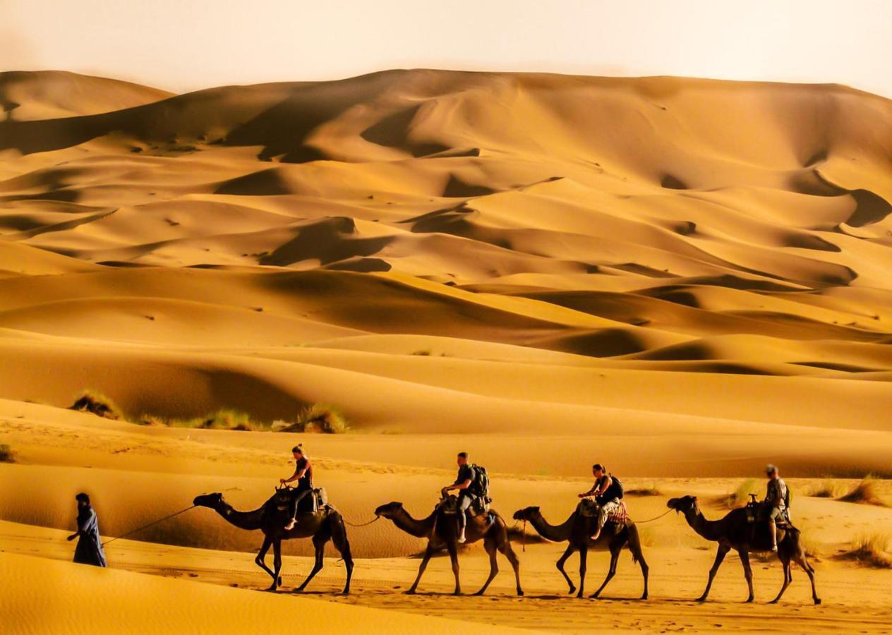 Les Roches Desert Camp เมอร์ซูกา ภายนอก รูปภาพ